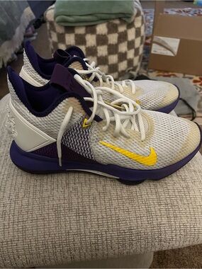 Nike LeBron Witness 4 Lakers BV7427-100